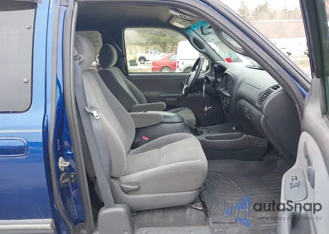 2005 Toyota Tundra Sr5 V8 z USA, uszkodzony, nr VIN 5TBBT44115S471467